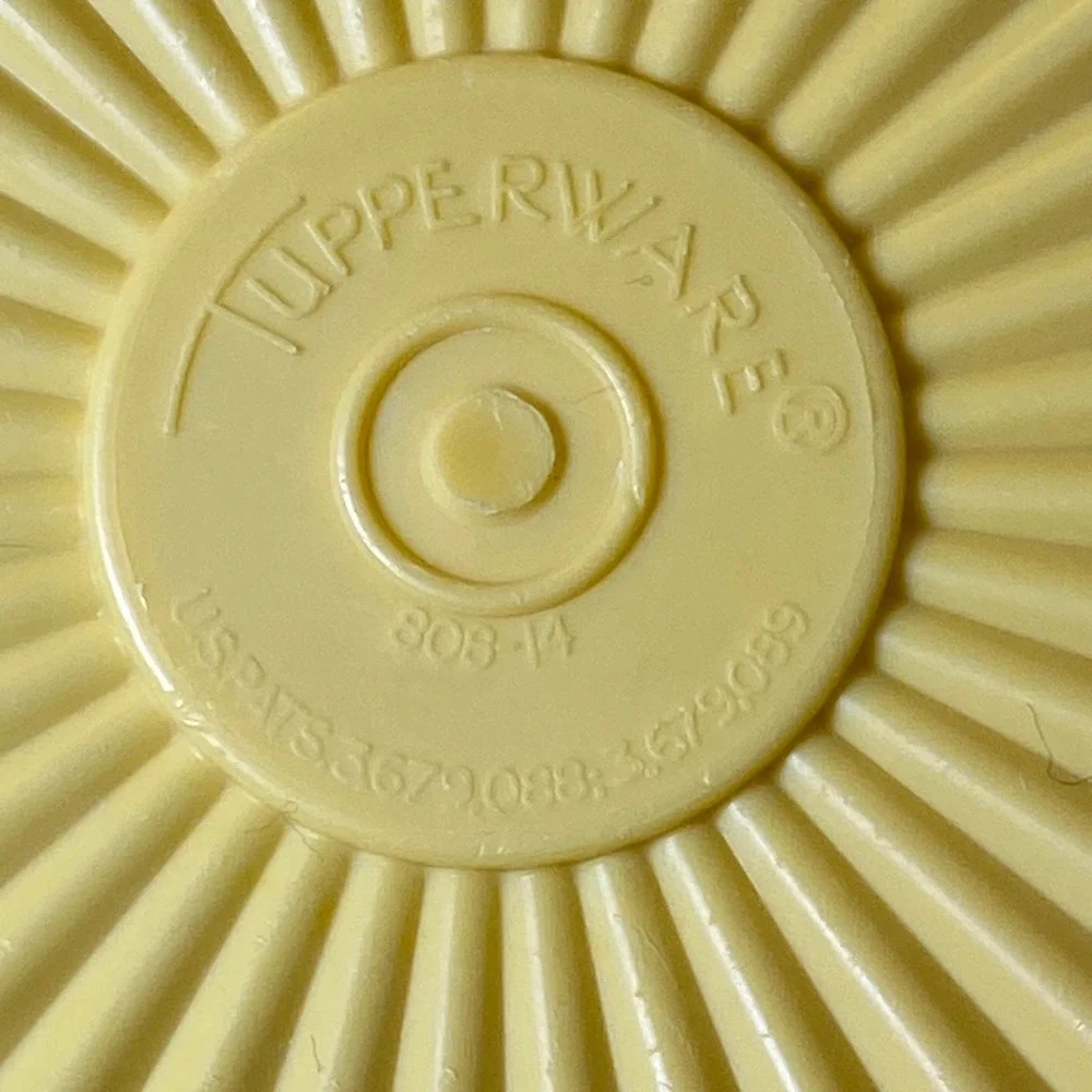 Vintage Tupperware Yellow Canister Sunburst Lid 1222-5‎ 808-14 Kitchen Storage